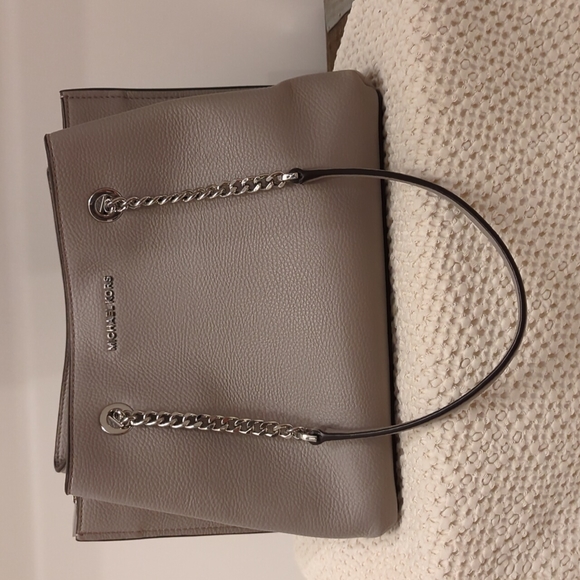 Michael Kors Gray Pebbled Leather Bag - Picture 1 of 15
